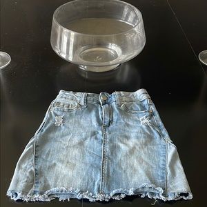 Joe’s jeans girls denim mini skirt. Size 10. Very good condition.
